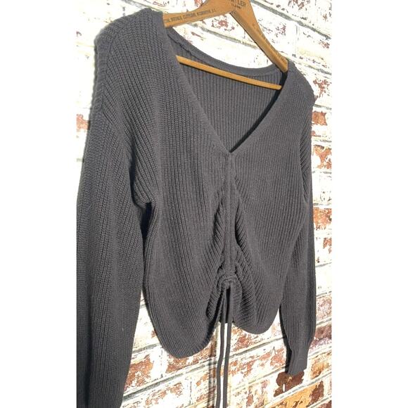 Hollister Reversible Cinch Front Cotton Blend Knit Sweater in Gray - Picture 4 of 11